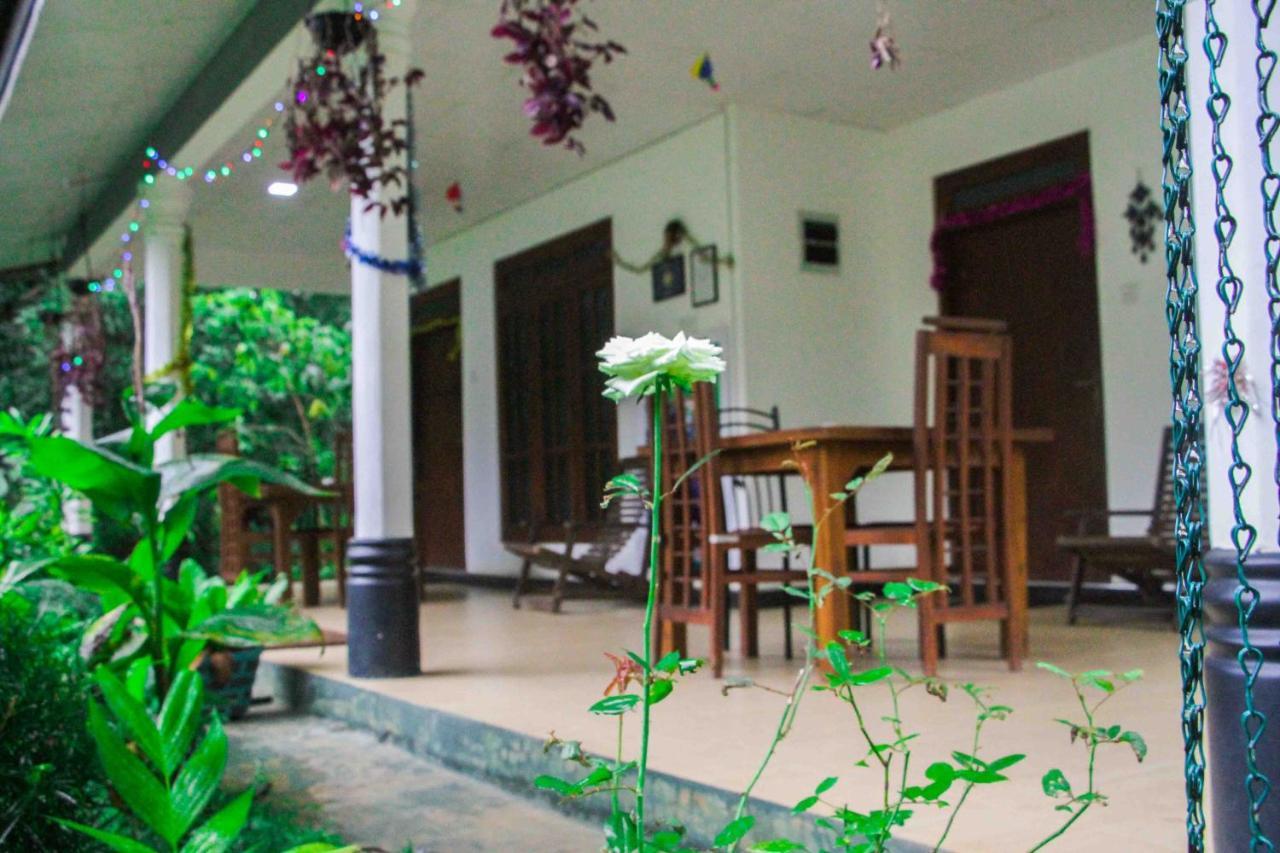 Sigiriya Mana B&B Extérieur photo