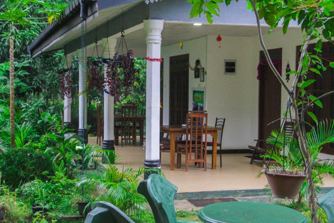 Sigiriya Mana B&B Extérieur photo
